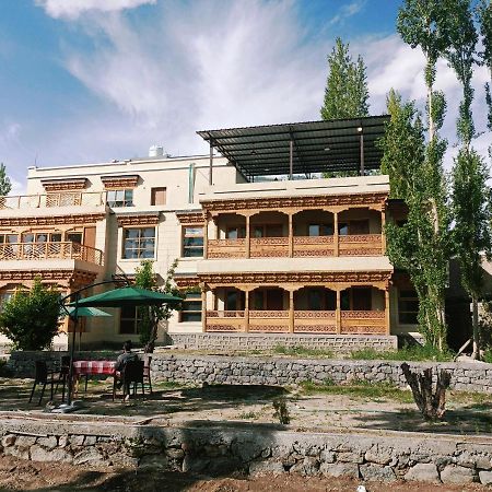 Sindhu Residency Hotel She Bagian luar foto