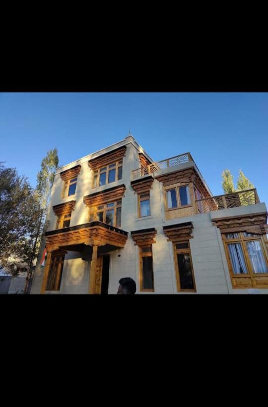 Sindhu Residency Hotel She Bagian luar foto