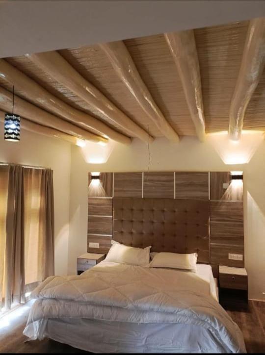 Sindhu Residency Hotel She Bagian luar foto